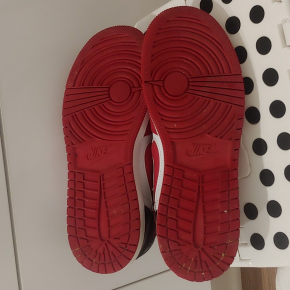 Nike Air Jordon 1 Low FlyEase - Picture 6 of 7